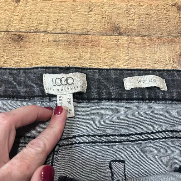 LOGO by Lori Goldstein | Women's Washed Black Wide Leg Crop Jeans Sz 16 - Picture 3 of 5